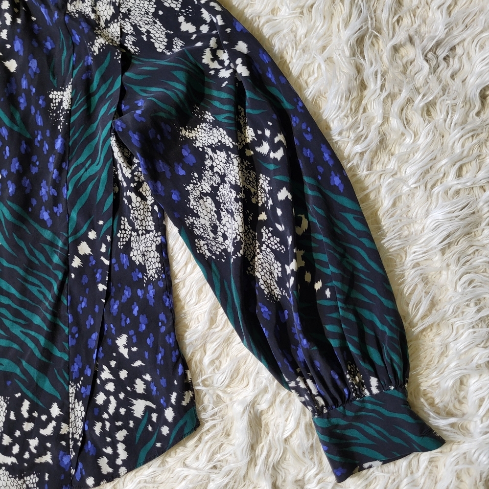 Veronica Beard Stretch Silk Blouse Buckley Black, Green and Blue Animal Print 8 - Picture 5 of 16